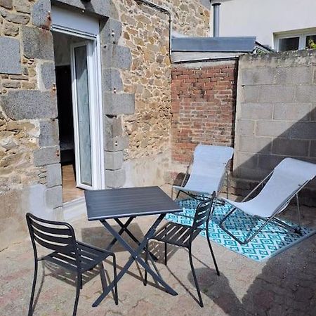 Apartament Chez Beatrice Saint-Jouan-des-Guérets Zewnętrze zdjęcie