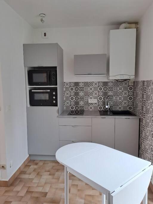 Apartament Chez Beatrice Saint-Jouan-des-Guérets Zewnętrze zdjęcie